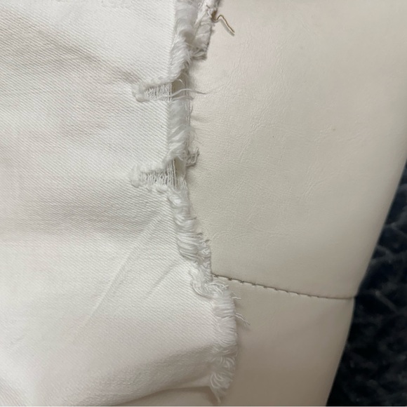 Judy Blue‎ Cream Denim Shorts - Picture 9 of 11